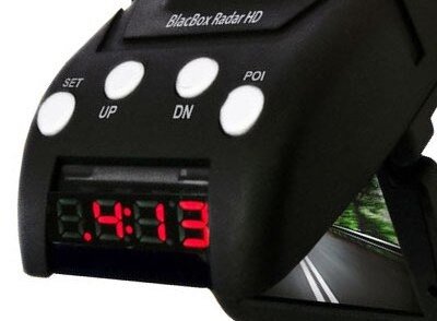 Цифровой дисплей автомобильного видеорегистратора "Black Box Radar-HD"