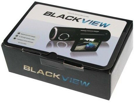 В такой картонной коробке поставляется сам видеорегистратор "BlackView Q7" и традиционный для таких устройств комплект принадлежностей 